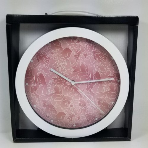 Disney Princess Theme: Features popular Disney Princesses on the clock face