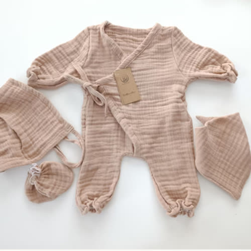 Ecru Muslin Newborn Outfit: 4-Piece Kimono Set