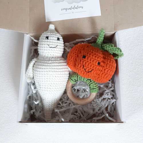 Pumpkin baby rattle crochet, Halloween baby shower favors, 1st halloween boy girl, newborn halloween announcement, autumn baby rattle