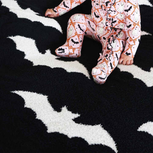 CuddleLane™ Luxe Blankets | Bats