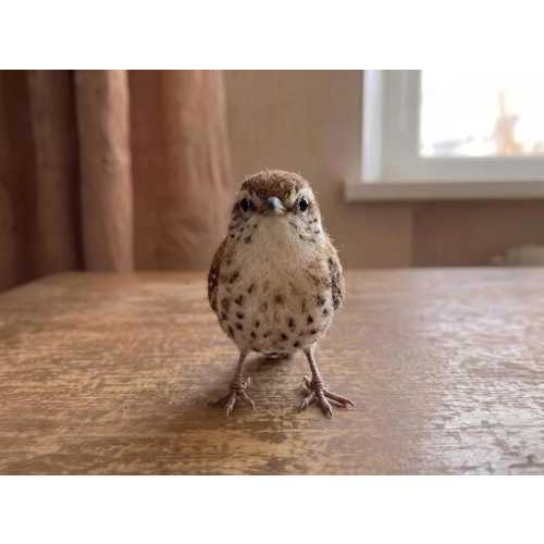 Needle Felted Wren Figurine, Realistic Wool Bird Art, Miniature Woodland Animal Home Decor