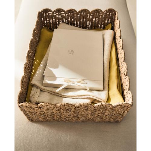 SCALLOPED MEDIUM BASKET