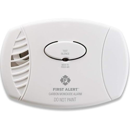 FIRST ALERT CO605 Plug-in Carbon Monoxide Detector with Battery Backup, White