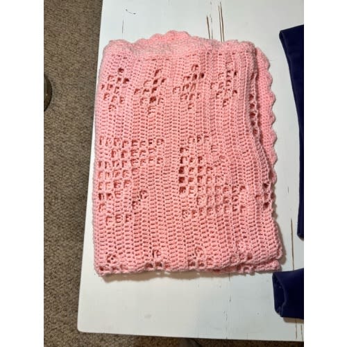 Handmade Pink Crochet Filet Baby Blanket Heart Kitty Cat Pattern Scalloped Trim
