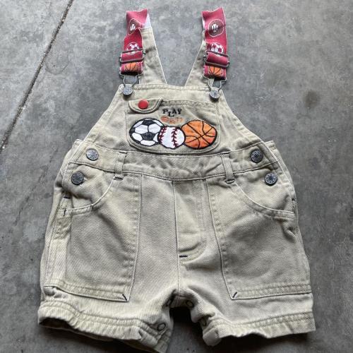 ✮ 18 months vtg sports overalls
✮ 100% cotton...