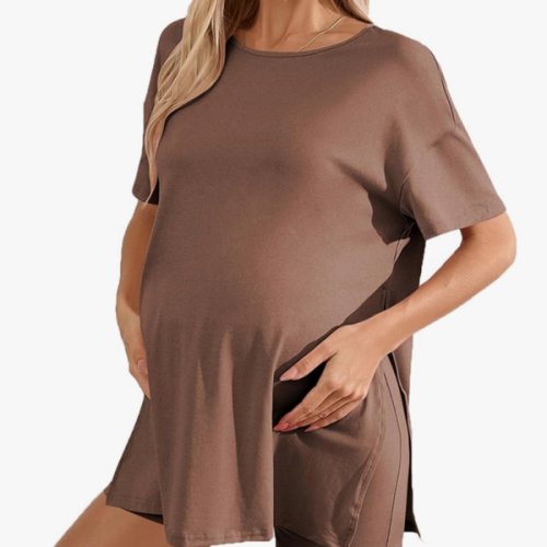 OYOANGLE Women's Maternity 2 Piece Outfits Short Sleeve Split Hem Tee Shirt and Shorts Set
