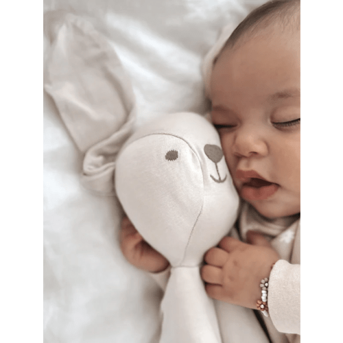 Lucy: Off-White Bamboo Viscose Bunny Lovey | günamüna