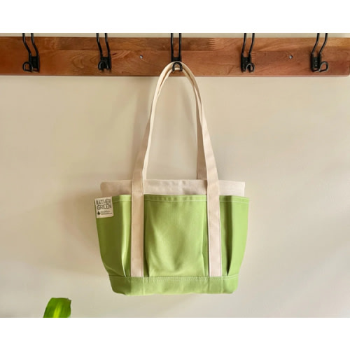 Amiga Petite – Rather Green