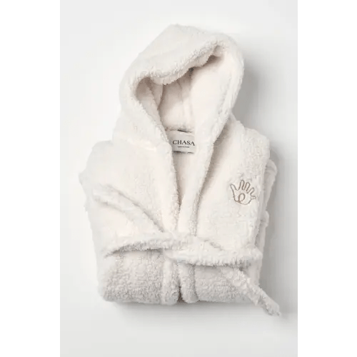 The Kids Chasa Robe