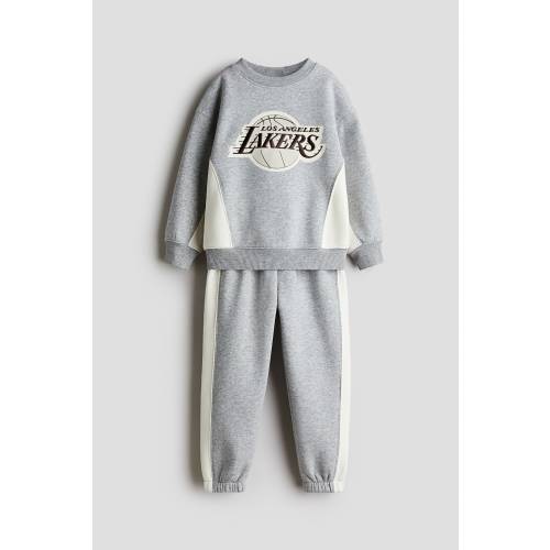 2-PIECE SWEATSHIRT AND JOGGERS SET