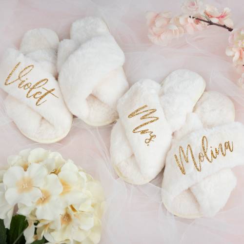Custom Mrs Fluffy Slippers with Pearl Letters, Personalized Bride Slippers for Wedding Morning, Bridal Shower Gift, Bachelorette Slippers