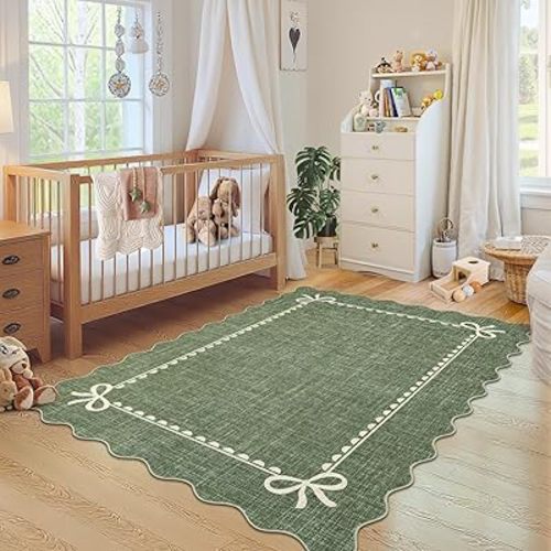 GarveeHome Scalloped Bow Rug for Living Room, Solid Green Rug for Dorm, Washable Rugs 3x5 Soft Low Pile Non Slip Scalloped Rugs for Nursery College Bedroom Decor Kids Room Playroom