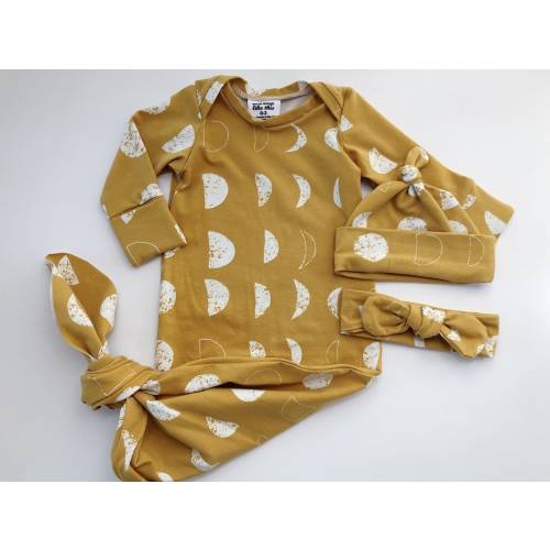 Knotted baby gown set with hat or headband, newborn boy or girl coming home outfit, gender neutral, baby gown that ties, moons, gold