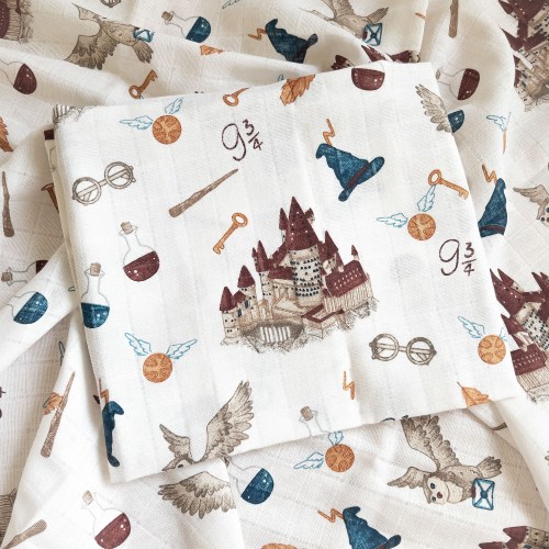 Wizarding School Muslin Blanket 75x75 cm | 100% Organic Cotton Unisex Muslin Square | Super Soft Muslin