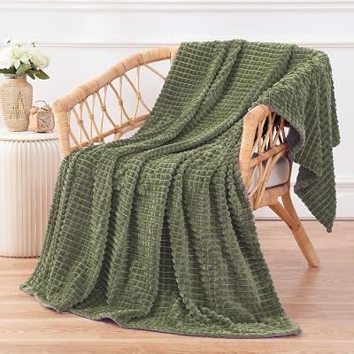 Puncuntex Fleece Throw Blanket Olive Green 50"×60" with Square Grid Design