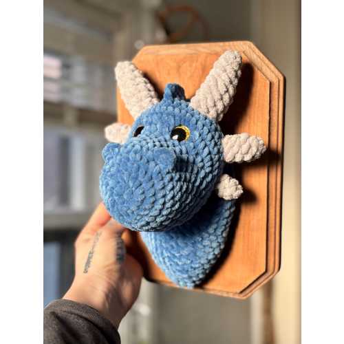 Crochet taxidermy dragon head mount! Handmade! Different colors available!