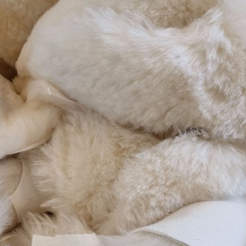 BINIBAMBA Milk Merino Sheepskin Puffmuff