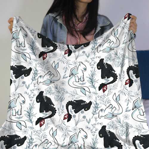 Toothless Fleece Blanket – Light Fury Blanket – Elegant Dragon Fleece Throw for Kids & Adults – Cozy Soft Gift Blanket