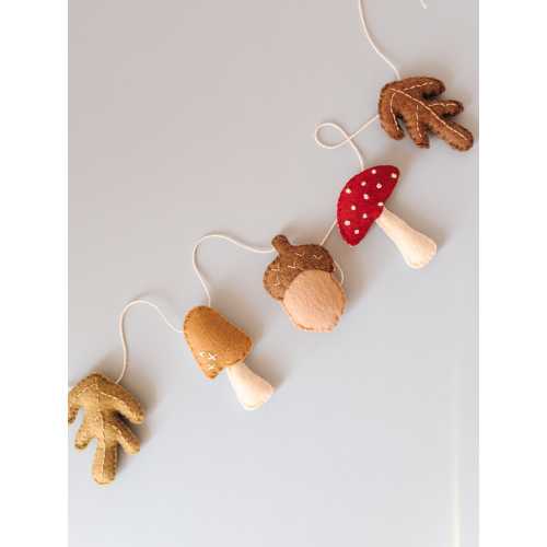 Fall Garland | Woodland |Nursery Decor | Autumn Decor | Kid's Shelf Decor | Book Nook | Mantle Decor | Felt Bunting | Mushroom | Acorn