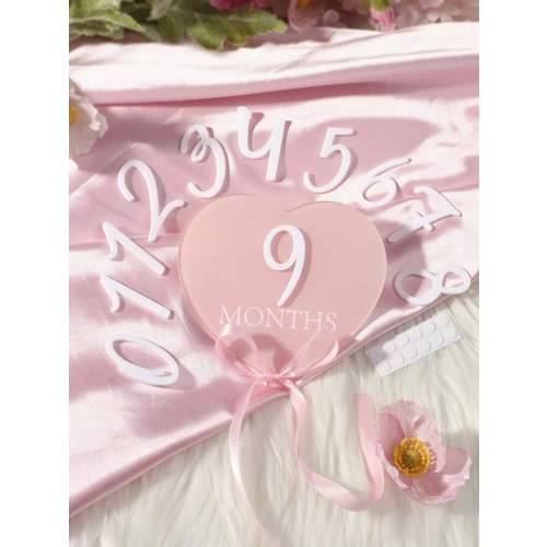 SHEIN 1 Set Heart-Shaped Baby Monthly Milestone Signs Pink Acrylic 3D Monthly Milestone Cards One Month Baby Sign Newborn Photo Props | SHEIN USA