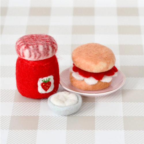 Felt Strawberry Jam and Scones Set