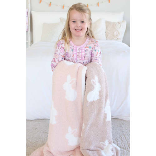 CuddleLane™ Luxe Blankets | Neutral Bunny Foo Foo