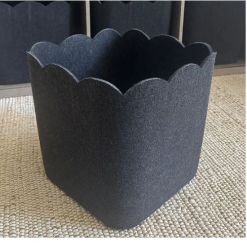 The Scalloped Bin - Black