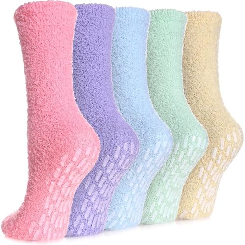 MQELONG Non Slip Hospital Socks with Grips for Women Winter Warm Cozy Fuzzy Slipper Soft Fluffy Sleep Socks