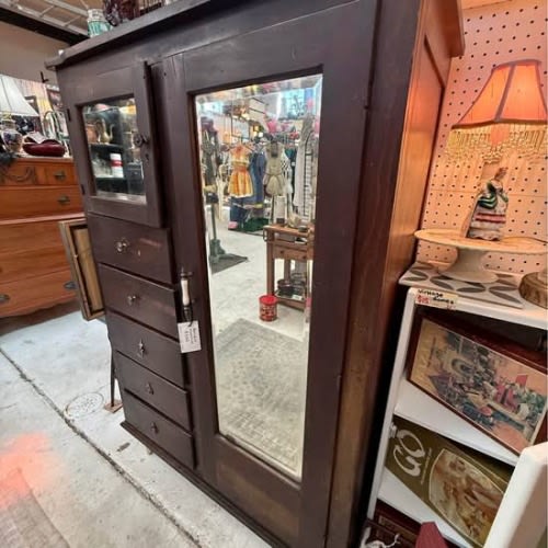 Wardrobe Antique 1920’s