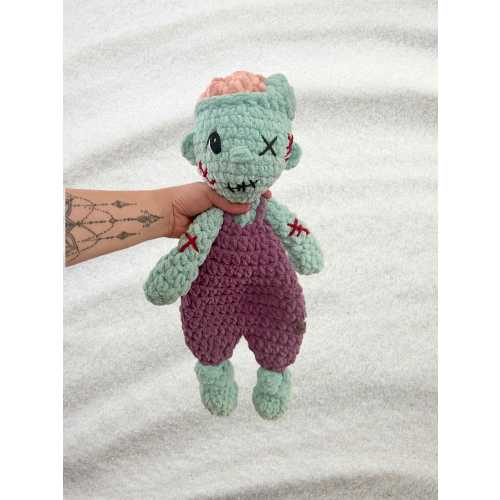 Crochet Zombie Snuggler: Halloween Baby Photo Prop