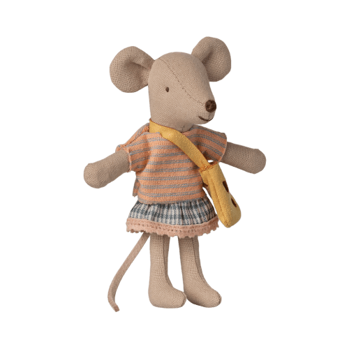 Little sister mouse with bag