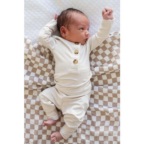 2pc Bamboo Button Top & Bottom in Eggshell | Caden Lane