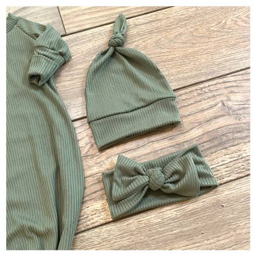 Knotted Baby Outfit Set: Newborn Sleep Gown, Hat & Bow