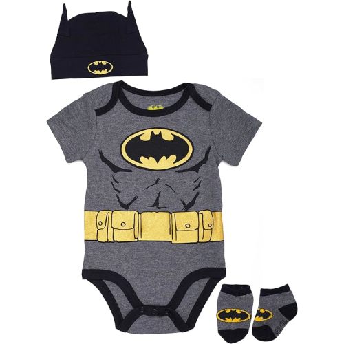 DC Comics baby-boys 3 Piece Gift Set Batman Bodysuit Bootie Socks and Hat Set