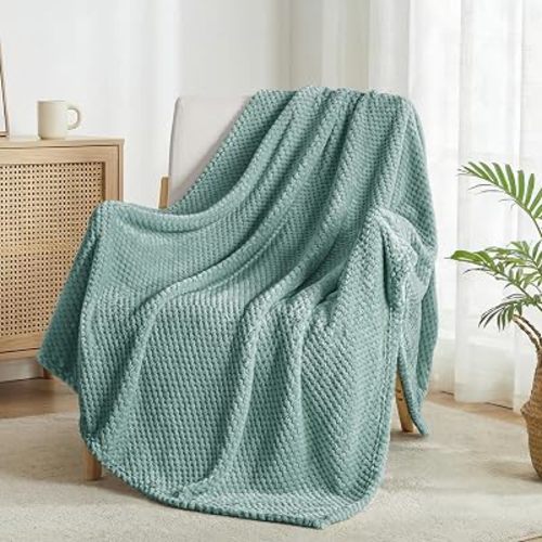 Exclusivo Mezcla Large Waffle Fleece Throw Blanket for Couch, Celadon