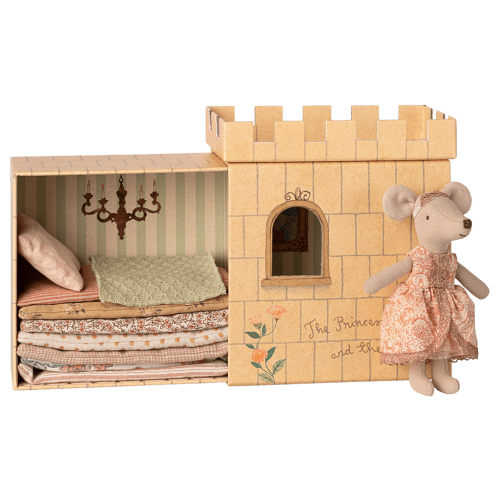 Princess and the pea, Big sister mouse