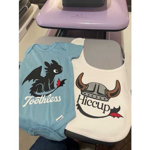 How to Train Your Dragon Baby Onesie & Bib Set: Night Fury or Toothless