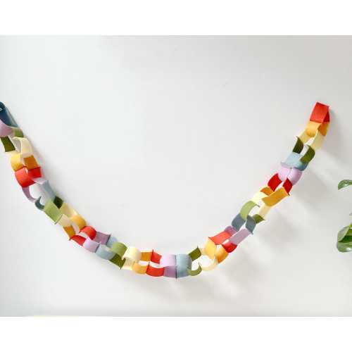 Rainbow Felt Heart Garland – Handmade Two-Tone Wool Heart Chain, Scandinavian Nursery & Valentine Décor