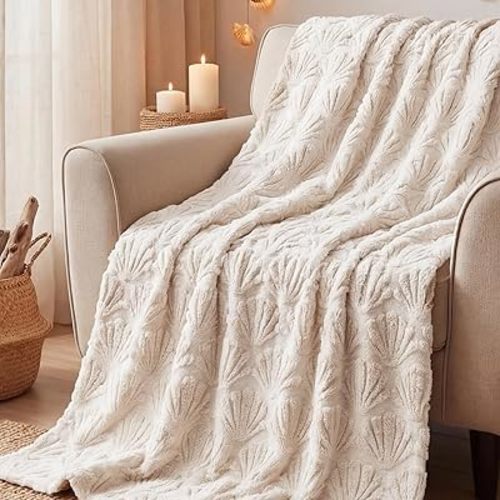 Gilprop Seashell Blanket Throw Coastal Beachy Themed White Shell Soft Fuzzy Plush Faux Fur Cozy Blanket for Couch Sofa Bed Lounging Ideal Gifts for Summer Holiday Adults Wife Self 50 x 60 Inches