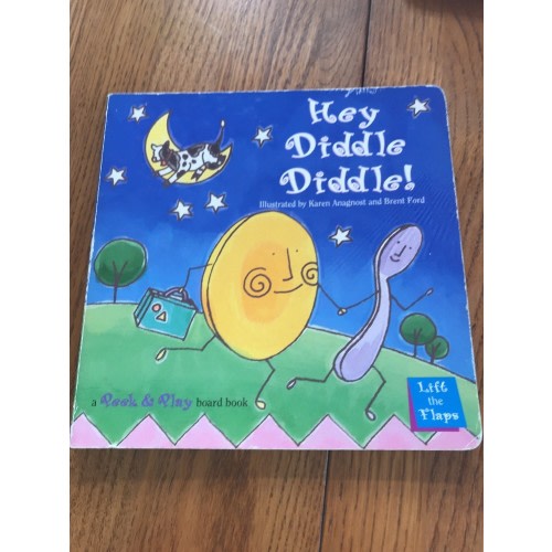 Hey, Diddle, Diddle A Peek & Play Board Book Lift The Flaps Ships N 24h