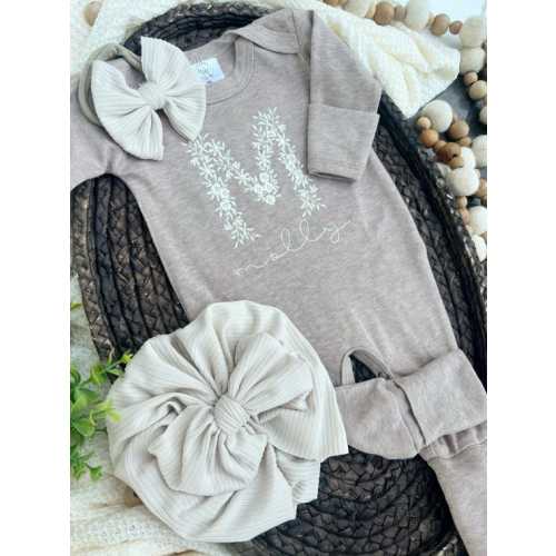 Personalized Floral Oatmeal Baby Footie and Hat Set, Custom Coming Home Outfit, Floral Letter Baby Girl Outfit, Baby Shower Gift, Neutral - Etsy