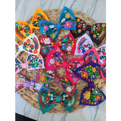 Embroidered Mexican Bow Clip, Embroidered Hair Bow, Coquette Bow, Mexican Bow, Moños Mexicanos, Moños bordados