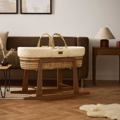 Organic Dimple Quilt Moses Basket, Mattress & Walnut Rocking Stand Lin ‐ The Little Green Sheep