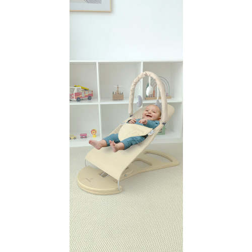 Avenlur Fir Baby Bouncer – Foldable Wooden Baby Rocker with Play Arch – PILLOBEBE