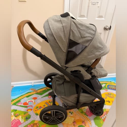 Nuna mixx Gray Stroller