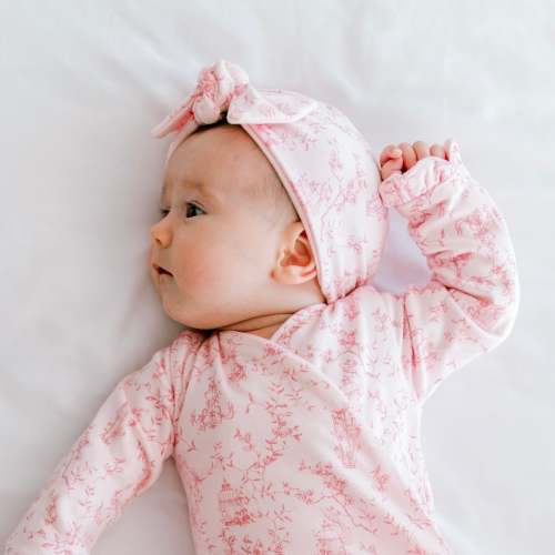 RUCHED BEANIE WITH BOW