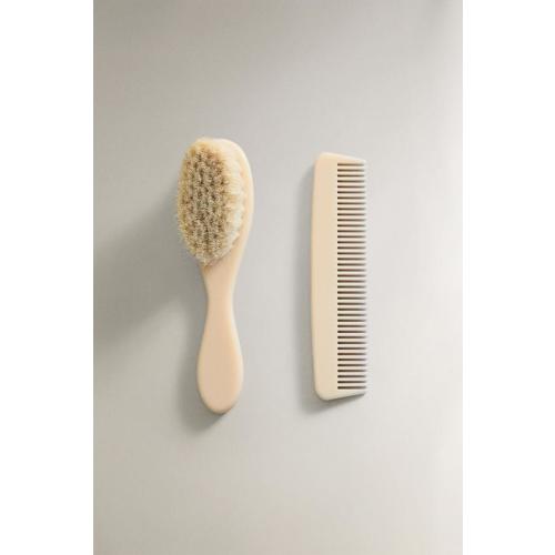 CHILDREN’S BRUSH AND COMB SET