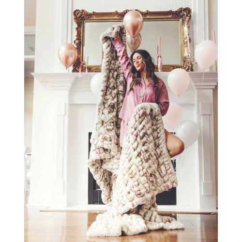 Hugs Kaci Chocolate Marble Plush Blanket