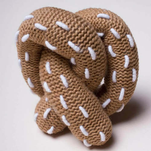 Pretzel Rattle