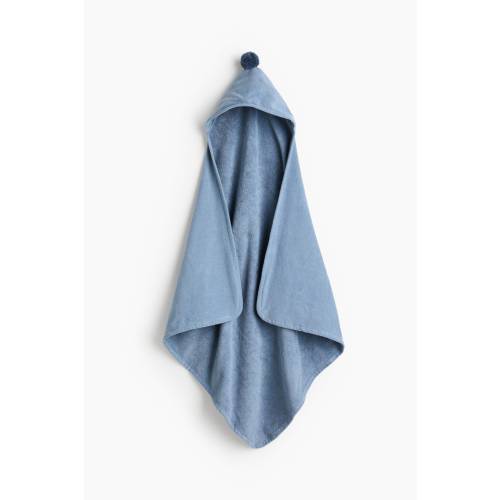 HOODED BATH TOWEL